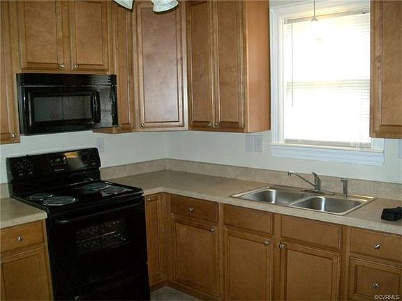 2nd image of 404 E Gladstone Ave