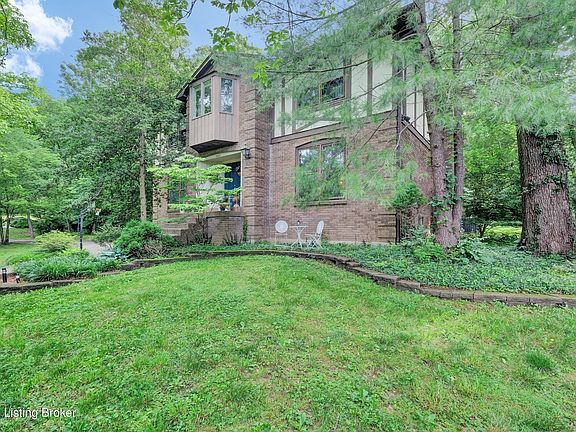 2nd image of 7607 Briarwood Dr
