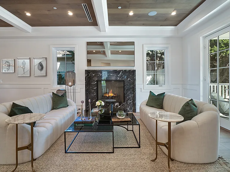 2439 S Beverly Dr — Photo 3