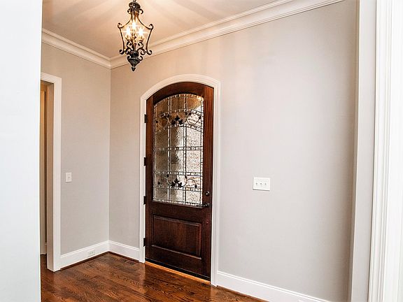 4th image of 813 Verney Ln