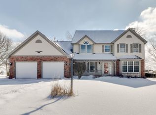 16085 Huntington Dr, Bloomington, IL 61705