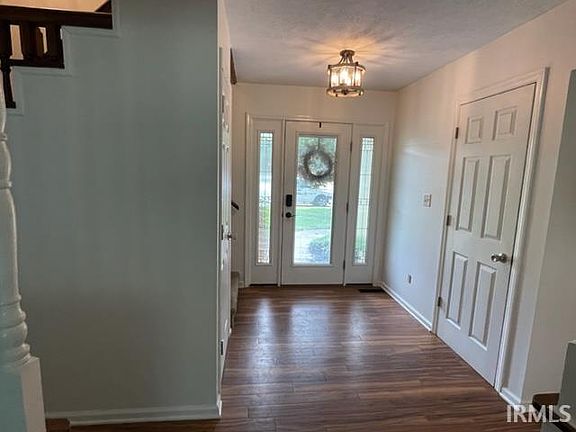 2nd image of 604 S Park Dr
