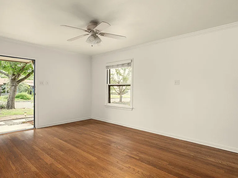 206 E Skyview Rd — Photo 4