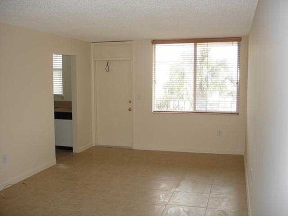 3rd image of 108 Paradise Harbour Blvd APT 312