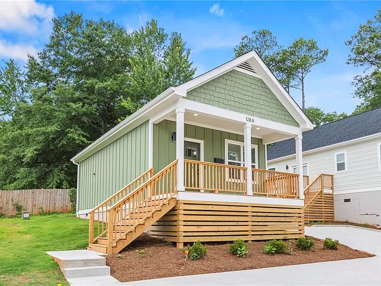 128 Hilltop Dr SW #A — Photo 2
