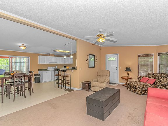 5th image of 4775 Riverside Dr.