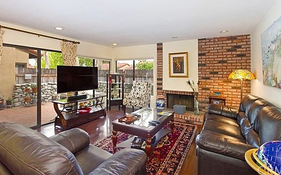 5th image of 1106 S Crofter Dr