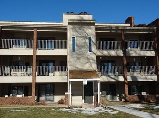 4 Lakeshore Ct, Council Bluffs, IA 51501