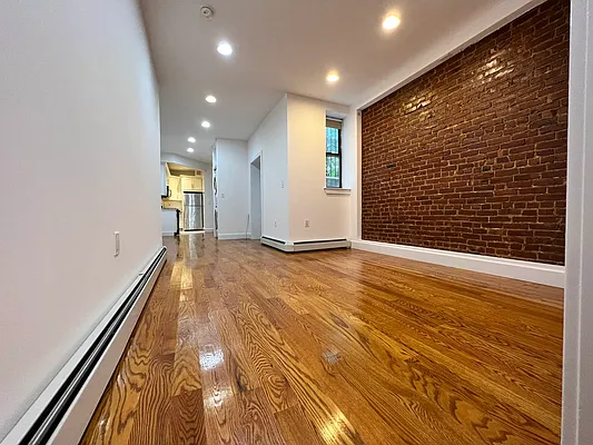 Rented by EastMount Realty LLC | media 17