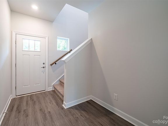 4th image of 3511 Cambridge Pl #13