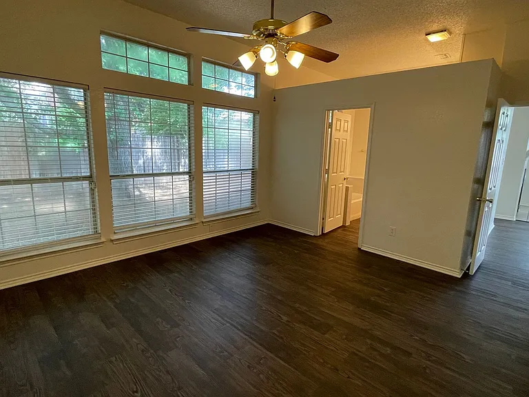 202 Chamblin Dr — Photo 11