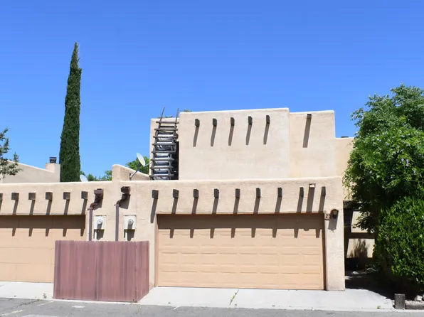 25 Calle Playa Del Sol NE, Albuquerque, NM 87109