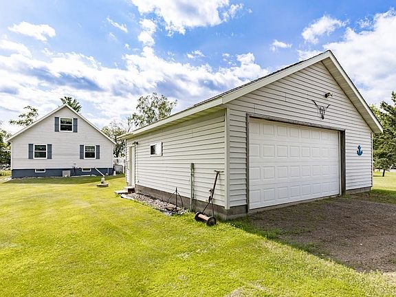3rd image of 5385 Shady Ln