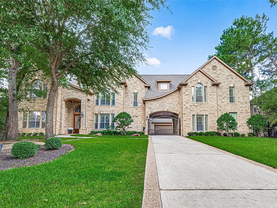 1st image of 15 Veilwood Cir