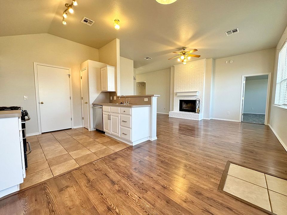 1st image of 16224 Seminole Dr