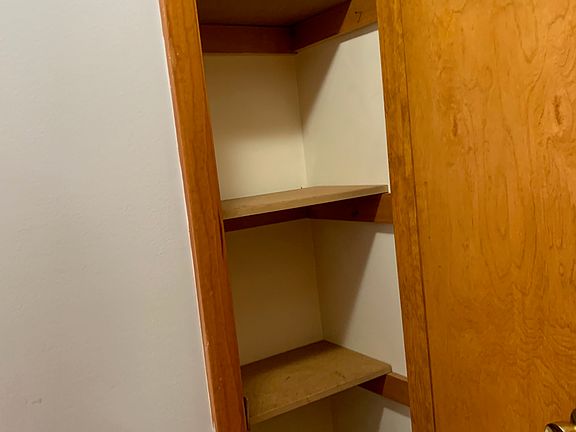 3rd image of 136 Ithaca Rd #1