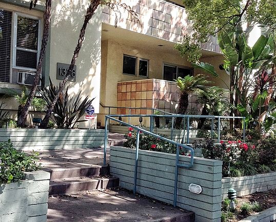 4th image of 1328 Havenhurst Dr APT 104