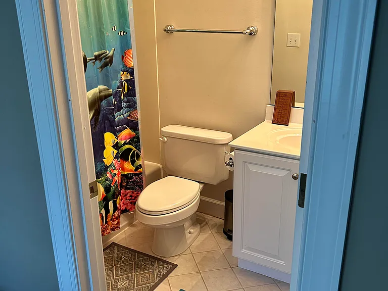Full size bath in 2nd bedroom.