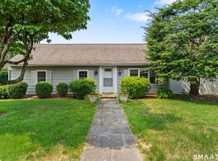 21 Richdale Dr #A, Wilton, CT 06897