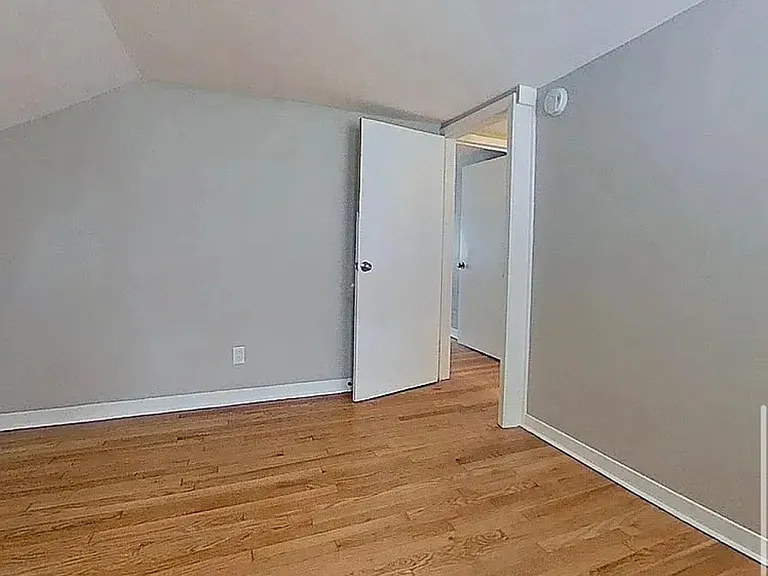 308 Schuyler St — Photo 8