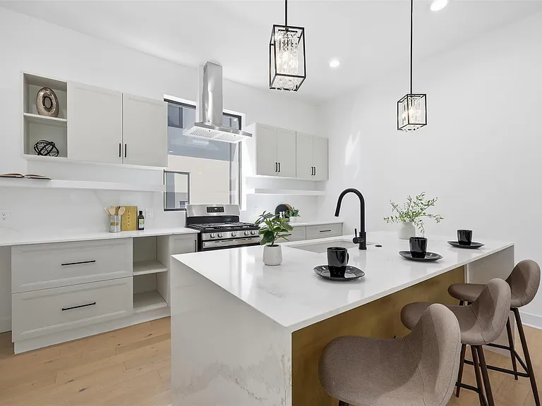 4635 Manett St #101 — Photo 13