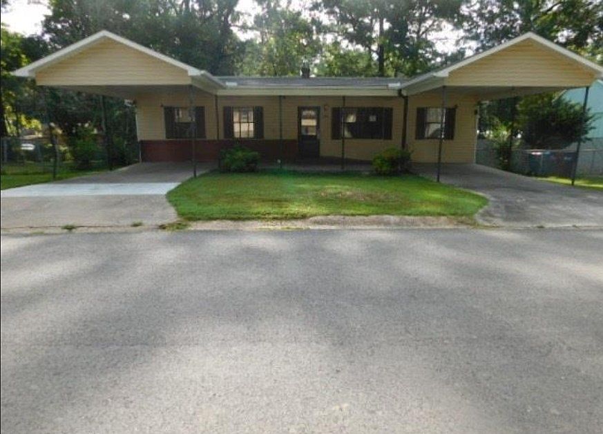 1st image of 821 Desoto Pl