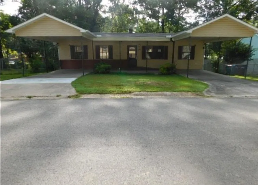 821 Desoto Pl