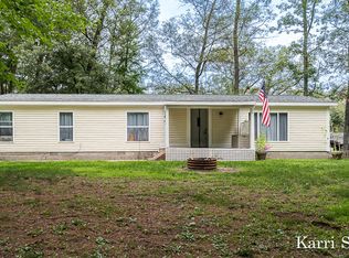 226 E Forest Park Rd, Twin Lake, MI 49457