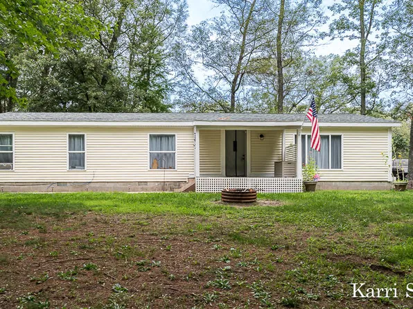 226 E Forest Park Rd, Twin Lake, MI 49457