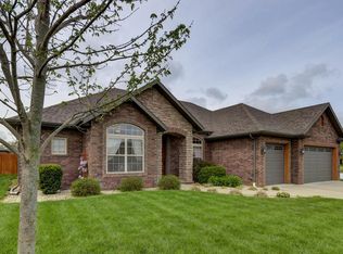 4833 S Schell Ave, Springfield, MO 65810