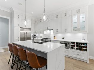 15786 23b Ave, Surrey, BC V4A 9Y4