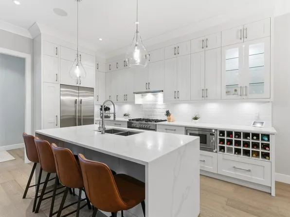 15786 23b Ave, Surrey, BC V4A 9Y4