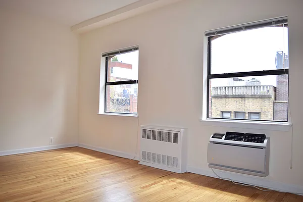 Rented by Manhattan Connection | media 25