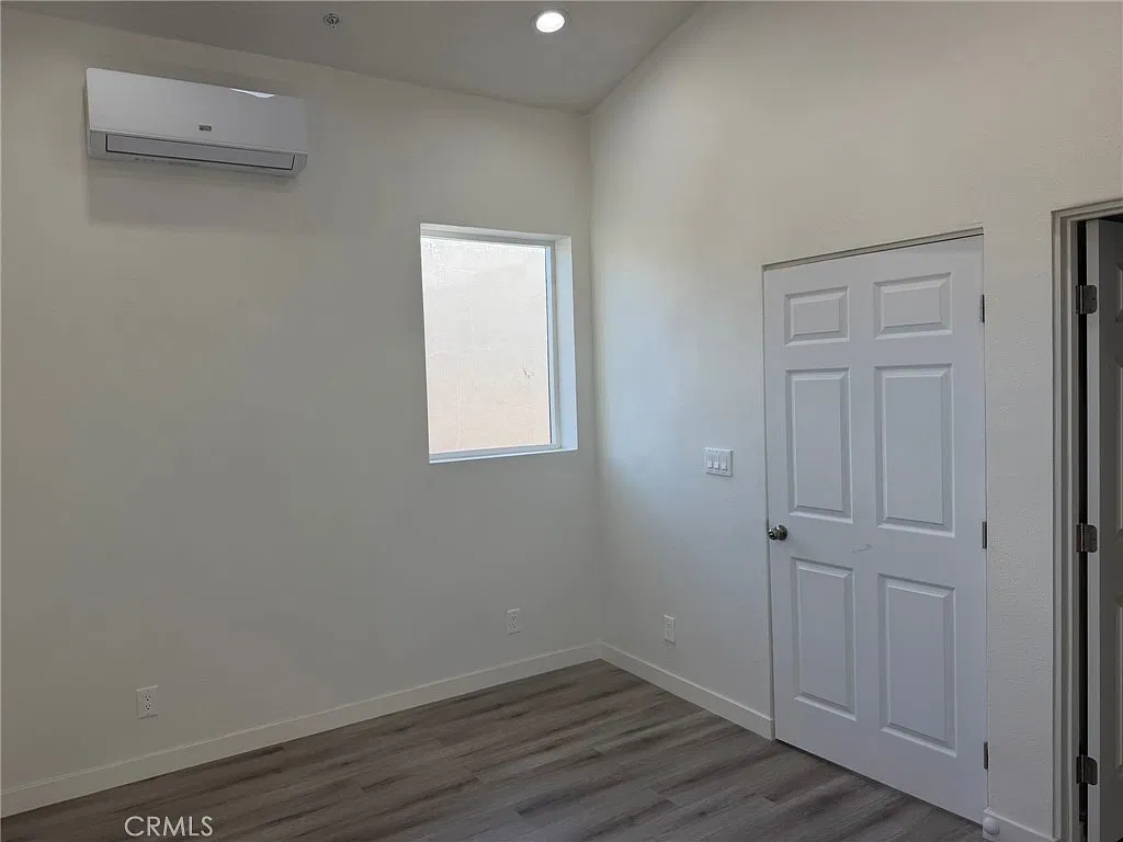 1 bed, 570 sqft, $1,300 — Photo 2
