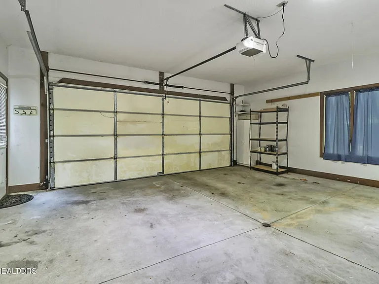101 Walden Ridge Dr — Photo 29