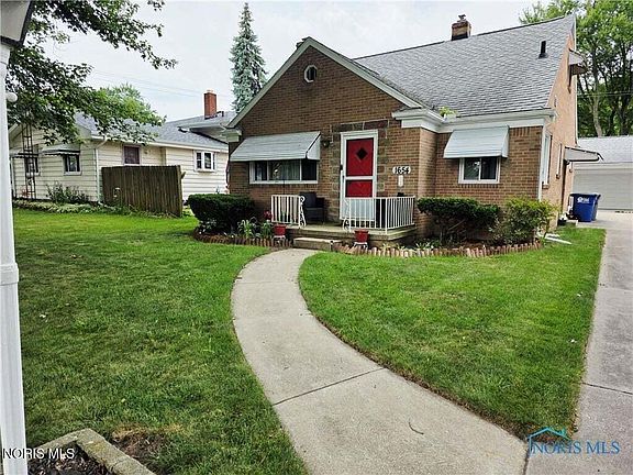 3rd image of 1654 Charmaine Dr