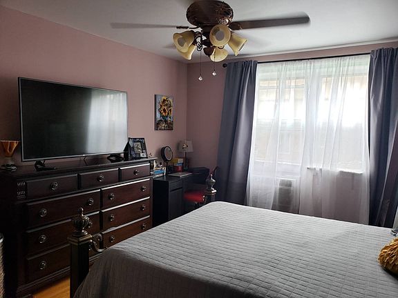 4th image of 69 Vera St Floor 2