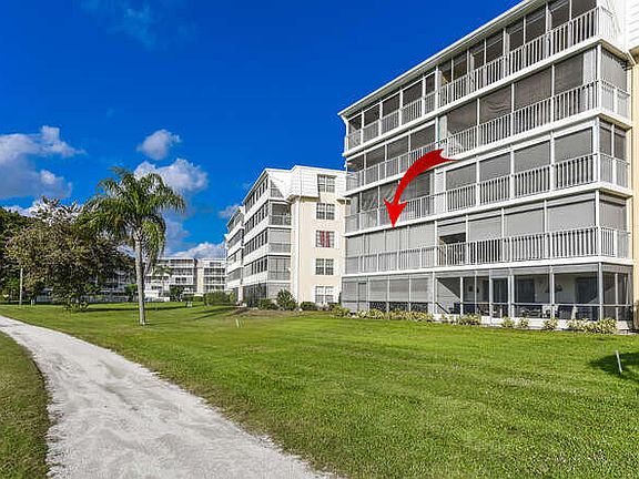 3rd image of 300 John F Kennedy Dr APT 208