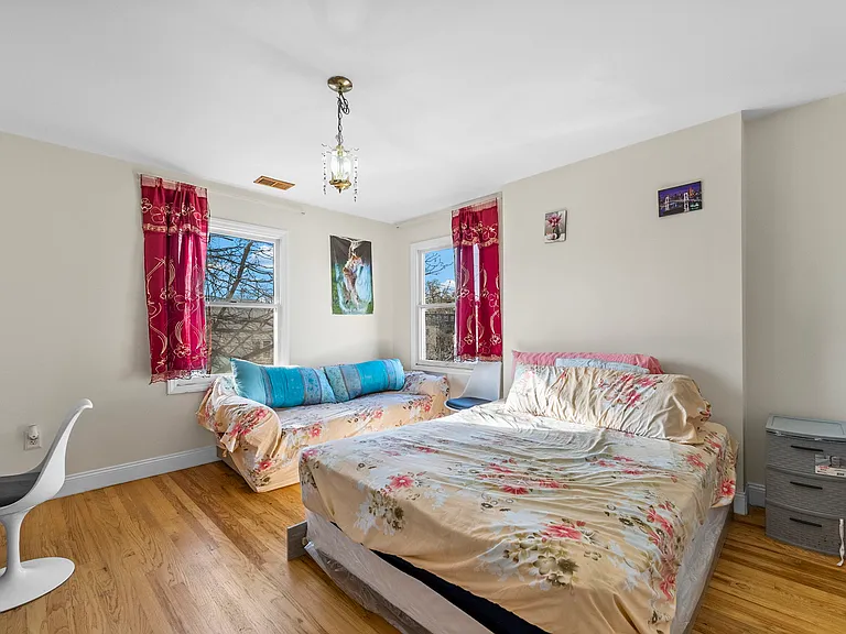 360 Gorge Rd #2 — Photo 20
