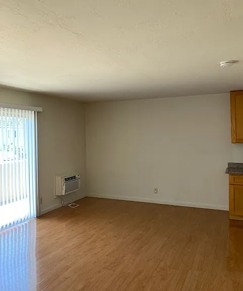 10221 Park Cir W #2 — Photo 3