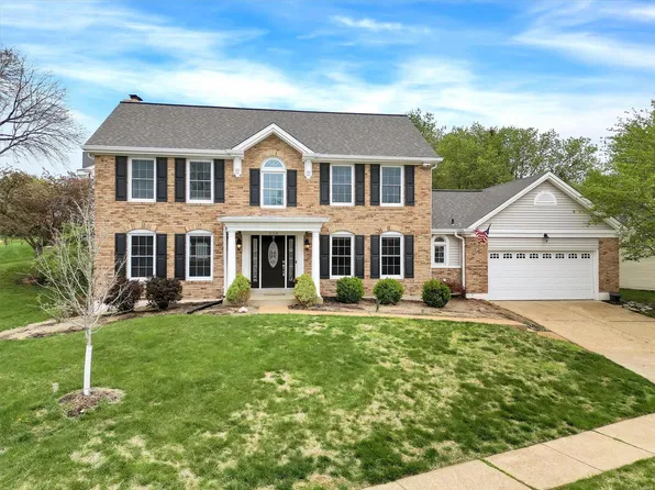 228 Timber Wind Dr, Ballwin, MO 63011