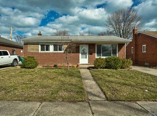 24674 Willowby Ave, Eastpointe, MI 48021