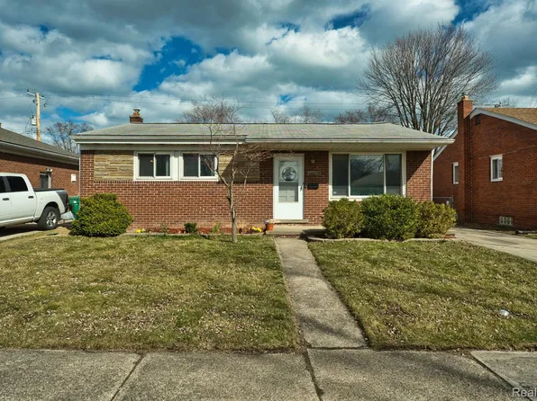 24674 Willowby Ave, Eastpointe, MI 48021