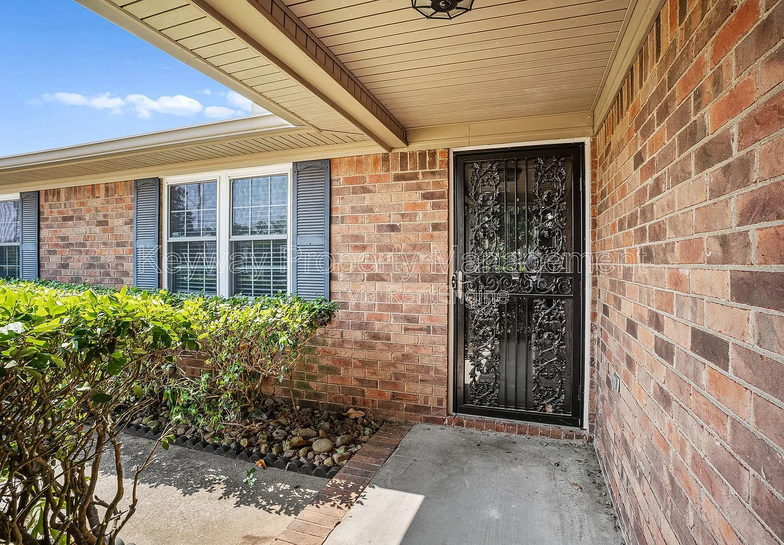 4 bed, 2.0 bath, 1805 sqft, $1,785 — Photo 3