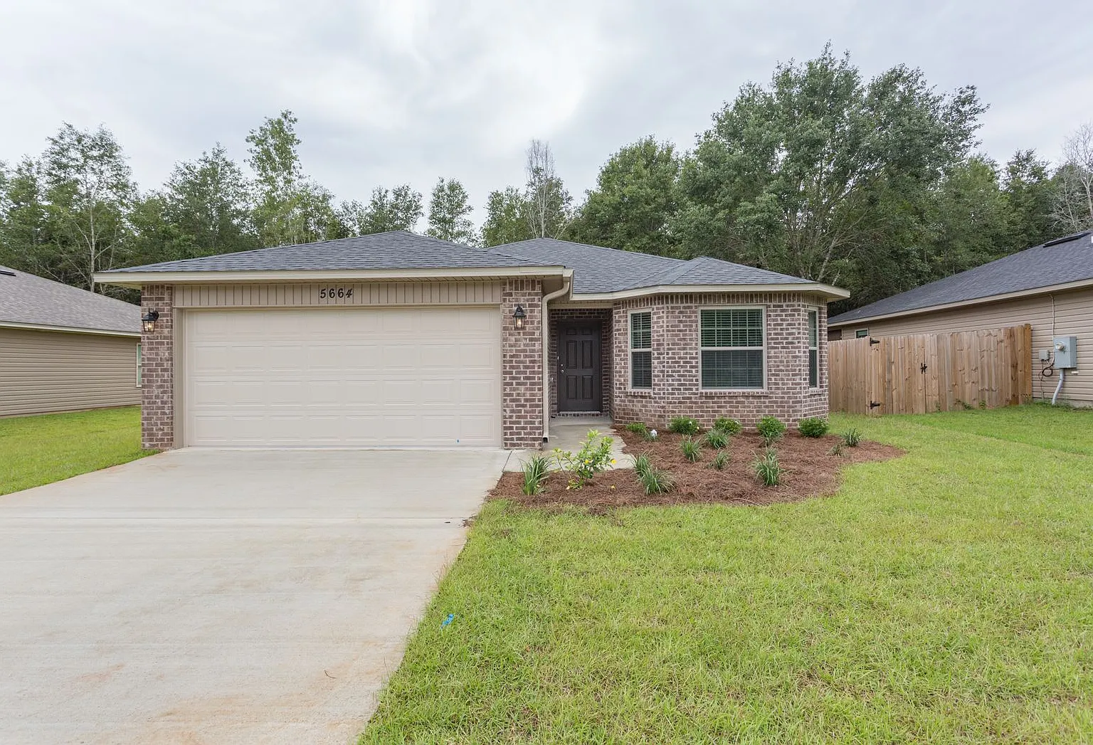 3-Bedroom Woodlands Home — Photo 1