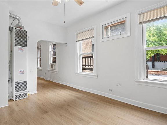 5th image of 1131 W Taylor St APT 2R