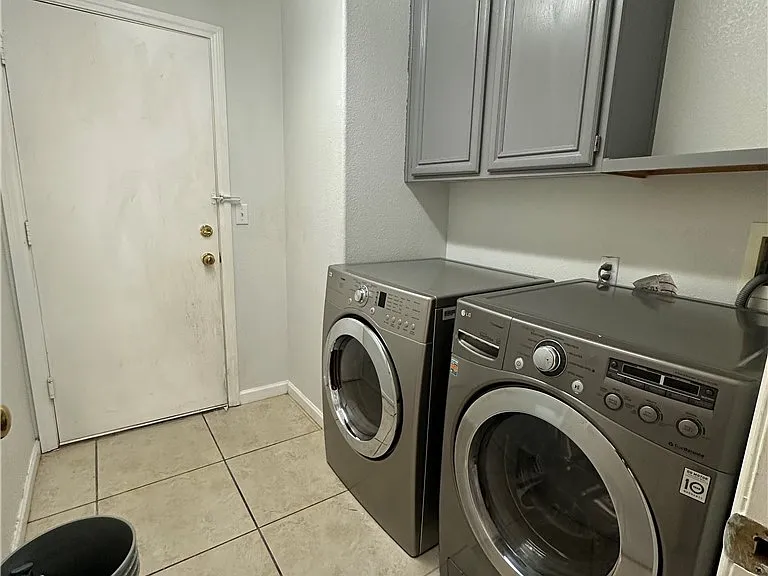 8275 Cedar Leaf Dr — Photo 12