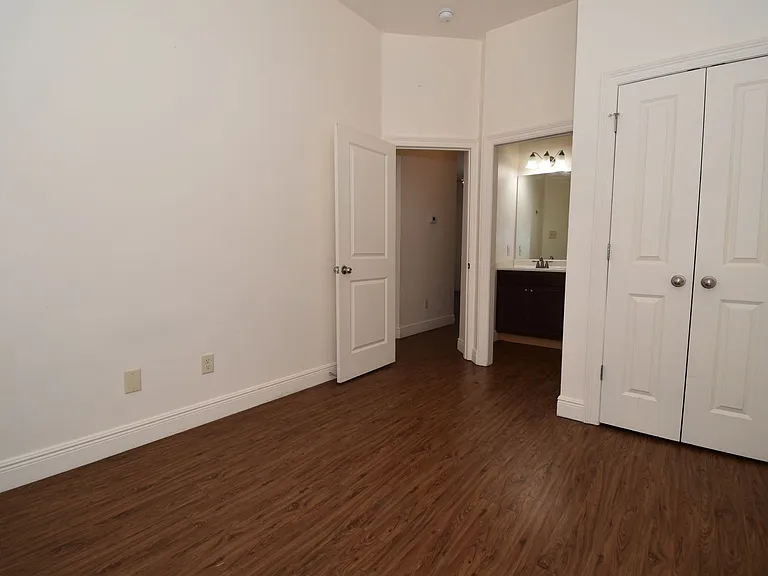 2408-2464 W Barnett Springs Ave — Photo 11