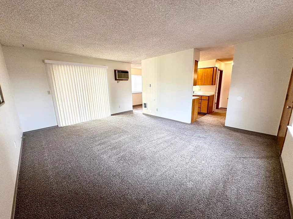 4507 Hillcrest Dr
