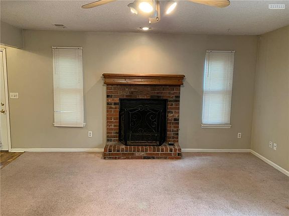 Great room wtih fireplace
